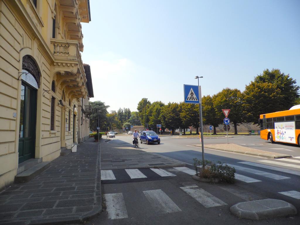 Appartamento Porta Elisa ลุคคา ภายนอก รูปภาพ
